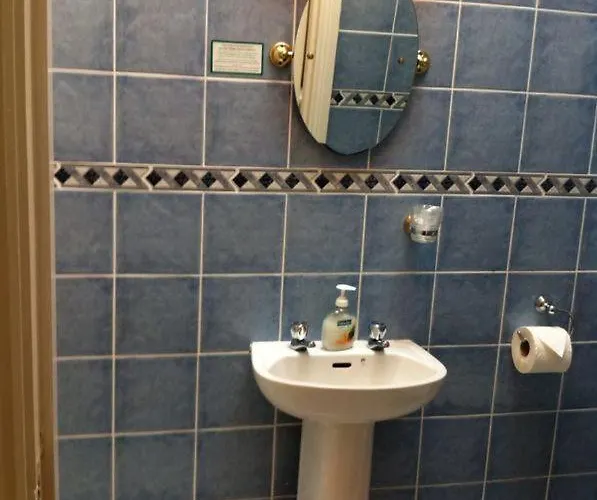 בית הארחה Ashling House Serviced