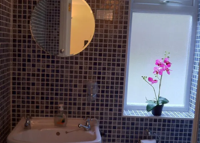 בית הארחה Ashling House Serviced