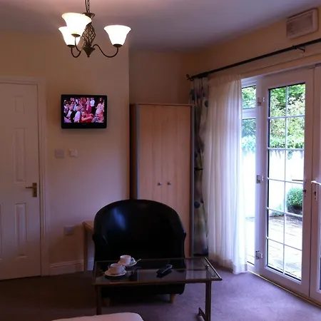 Konukevi Ashling House Serviced Dublin