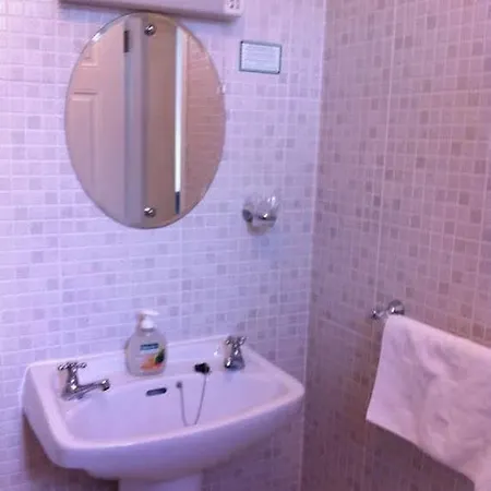 Guest house Ashling House Serviced