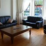 Ashling House Serviced 게스트하우스 3*