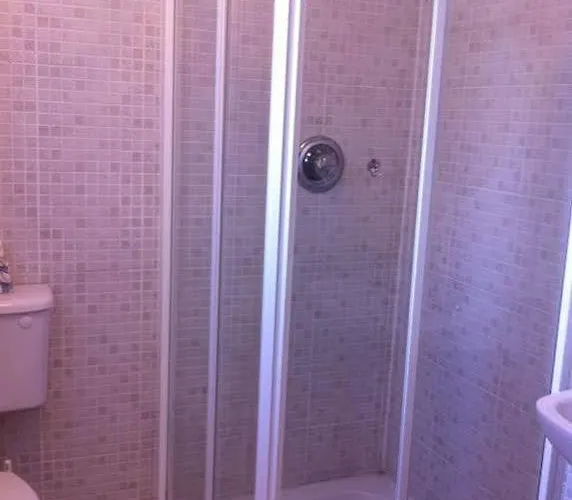 Ashling House Serviced 3*